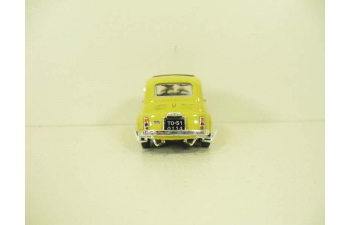 FIAT 500L, yellow / red