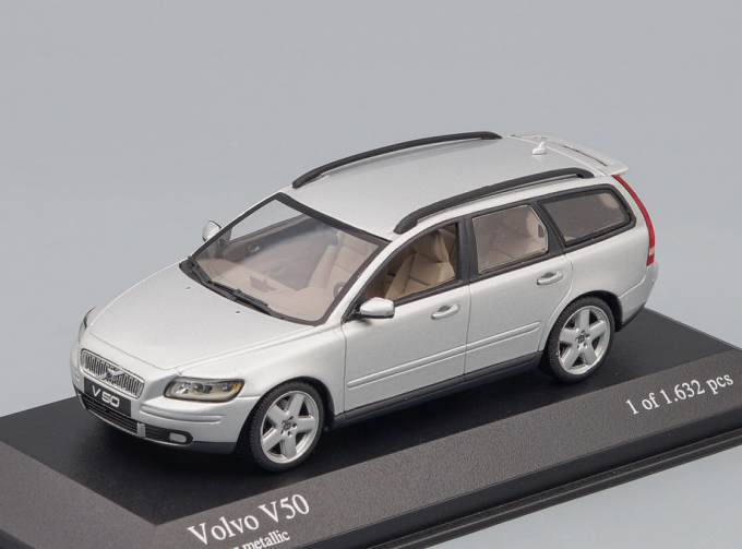 VOLVO V50 2003, silver metallic