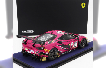 FERRARI 488 Gt3 Evo 3.9l Turbo V8 Team Iron Dames №83 Winner Gold Cup Class 24h Spa (2022) Sarah Bovy - Rahel Frey - Michelle Gatting - Doriane Pin - Con Vetrina - With Showcase, Fucsia Black