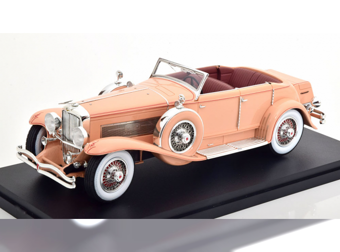 DUESENBERG Model J (1934), beige