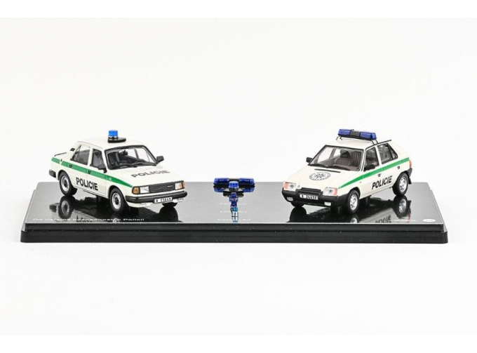 SKODA 120L + SKODA Favorit 136L - Od Veřejné Bezpečnosti K Policii (1988), white