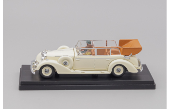 MERCEDES BENZ 770k Cabriolet 1938 With Eva Braun And Ss Military Guard Figures 1938, White