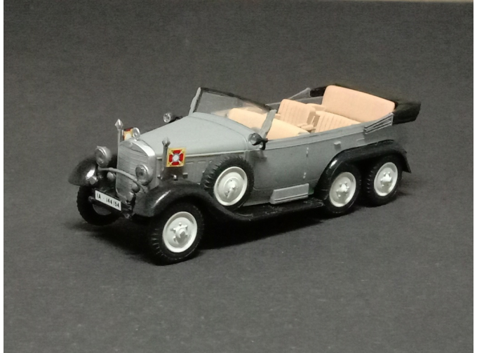 MERCEDES-BENZ G4 (W31), серый