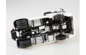 Камский грузовик 5490 седельный тягач, белый