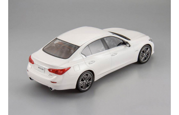 INFINITI Skyline Q50, white