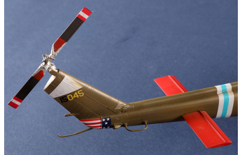 Сборная модель UH-1B Huey - Gunship