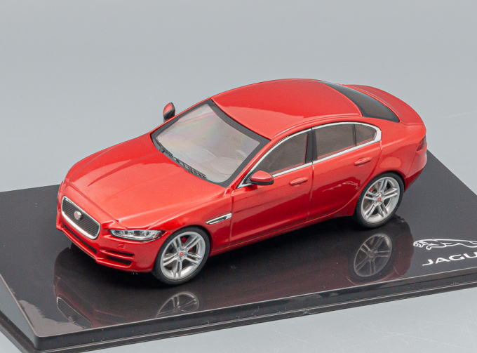 JAGUAR XE (X760), italian racing red