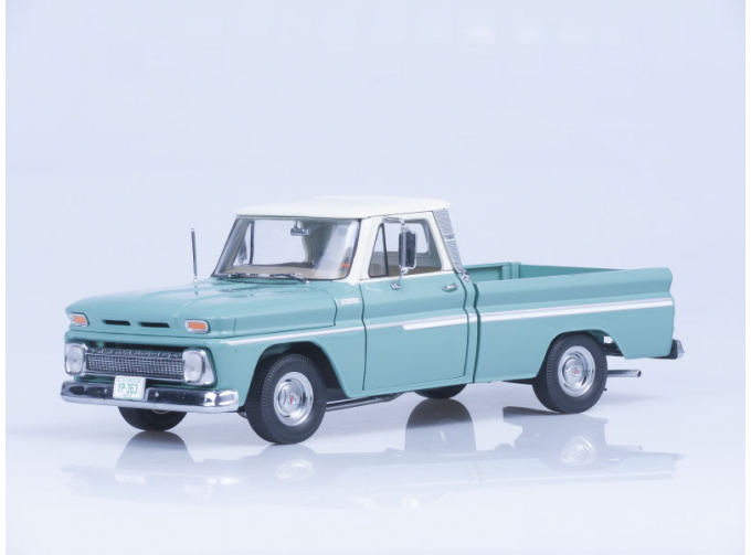 CHEVROLET C-10 Styleside Pickup (1965), ivory / light green