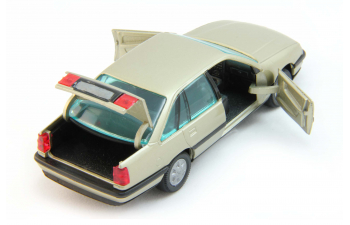 OPEL Senator 4-turig, light gold