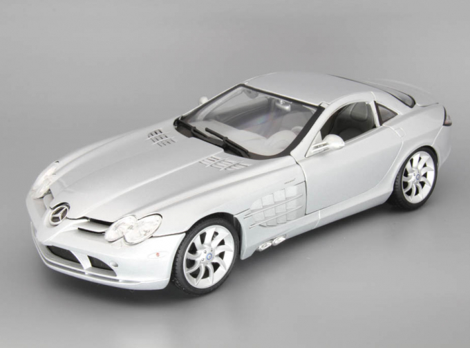 MERCEDES-BENZ SLR McLaren, silver