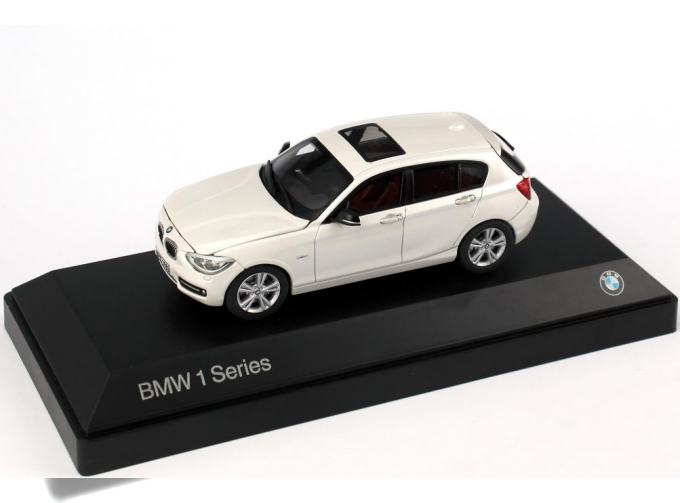 BMW 1er F20 5-dr 125i Sport (2011), mineral white