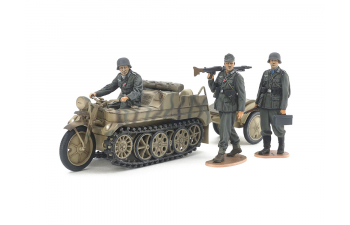 Сборная модель Немецкий гусеничный мотоцикл Sd.Kfz.2 Kettenkraftrad с тремя фигурами