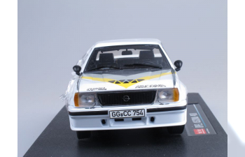 OPEL Ascona 400 street