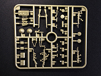 Сборная модель British Airborne Troops Riding In 1/4 Ton Truck & Trailer