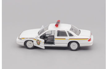 FORD Crown Victoria North Dakota Police, white