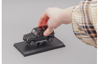 Бокс черный подиум "в клетку" (155 х 90 х 70 мм)