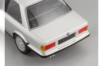 BMW 323I (1982), silver