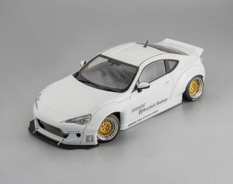 TOYOTA 86 Rocket Bunny, white