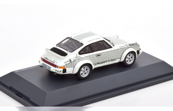 PORSCHE 911, white/black