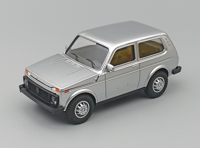 Игрушка автомобиль ВАЗ 21213, серебристый