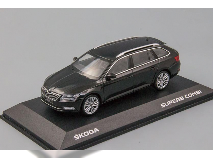 SKODA Superb Combi III Black Magic