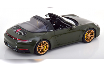 PORSCHE 911 (992) Targa 4S, dark green