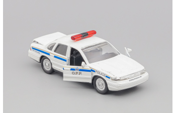 FORD Crown Victoria Police, white