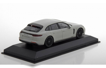 PORSCHE PANAMERA SPORT TURISMO GTS 2018 LIGHT GREY