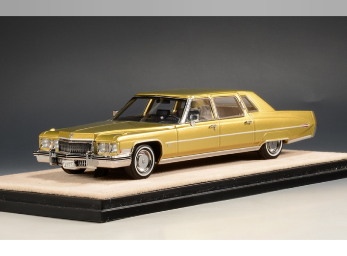 CADILLAC Fleetwood 75 Limousine (1973), Renaissance Gold Poly