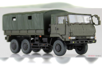 Сборная модель JGSDF 3 1/2T Truck With Addition Armor (With 4 Figures)