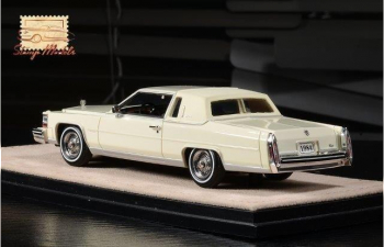 CADILLAC Fleetwood Brougham Coupe (1984), white