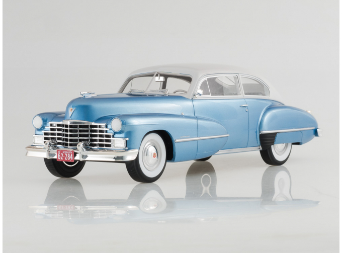 CADILLAC Series 62 Club Coupe (1946), metallic-light blue/light grey