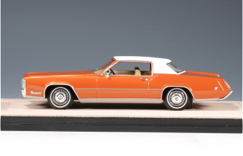 CADILLAC Eldorado Biarritz (1970), Cinnamon Firemist