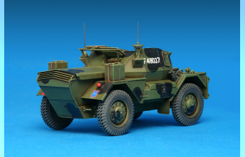 Сборная модель Бронеавтомобиль DINGO Mk.III BRITISH SCOUT CAR w/CREW