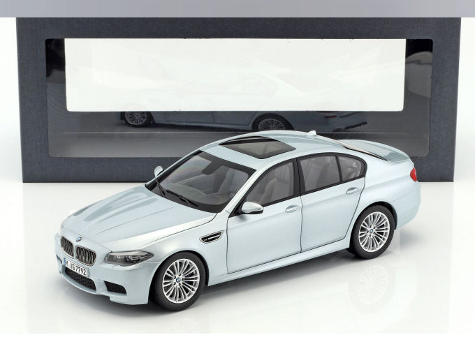 BMW M5 F10 (2012), silver stone metallic