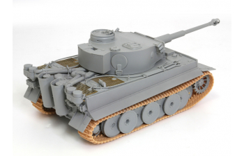 Сборная модель Tiger I "131" s.Pz.Abt.504 Tunisia (Smart Kit)