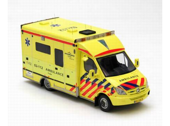 MERCEDES-BENZ Sprinter Ambulance Fryslan 2008, желтый