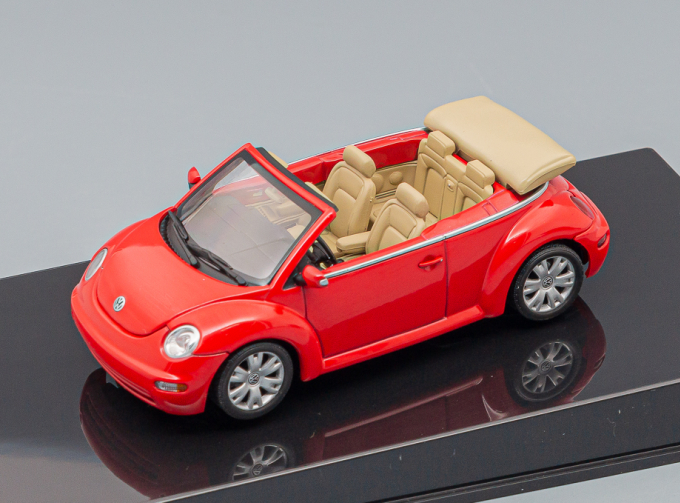 VOLKSWAGEN New Beetle Cabrio, red