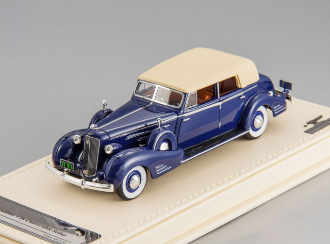 Cadillac V16 Convertible Sedan Fleetwood 1934 (dark blue)