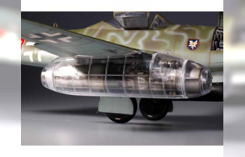 Сборная модель Немецкий истребитель-бомбардировщик Messerschmitt Me262A-2a