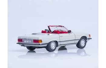 MERCEDES-BENZ 350 SL Open Convertible (1977), pastell grau