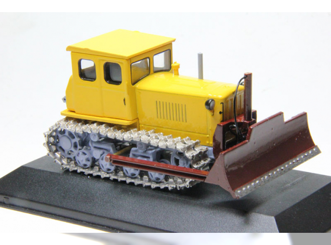 Бульдозер ДЗ-29 на базе ДТ-54, желтый