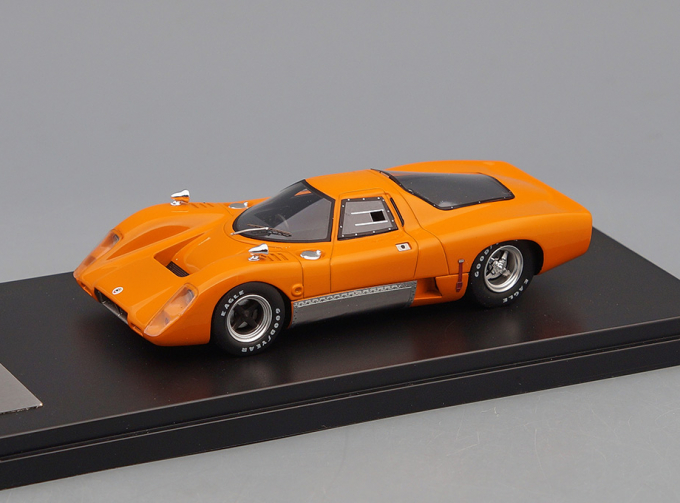 McLAREN M6B GT (1969), orange