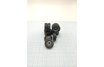 Комплект колес в сборе, в размере 295/80 22,5 для американских грузовых автомобилей