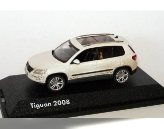 VOLKSWAGEN Tiguan "weiss mit Schmutzpar" с грязью (2008), белый