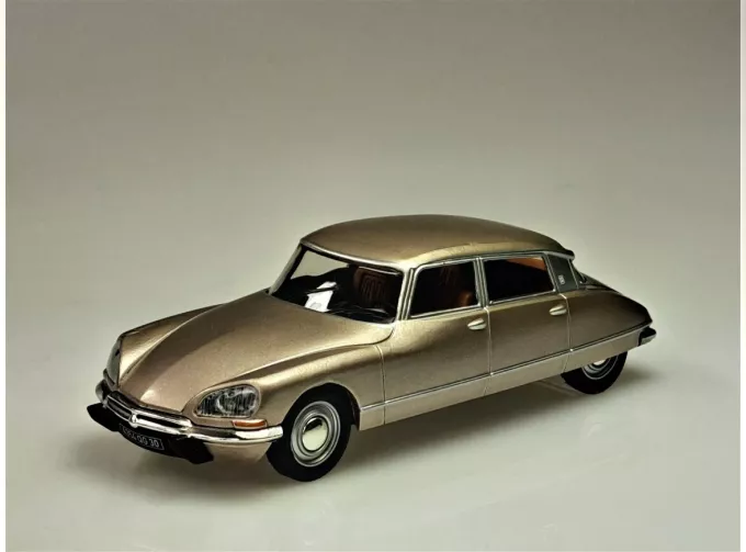 CITROEN DS21 (1968), champagne metallic
