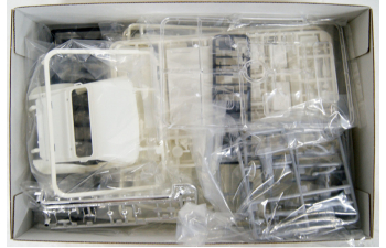 Сборная модель Citroen Type H Crepe Mobile с фигурками