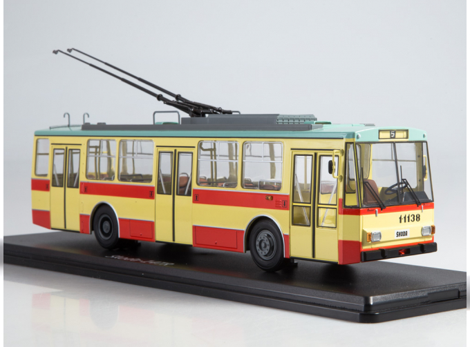 Троллейбус Skoda-14TR, красно-бежевый