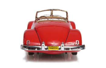 Kurtis Omohundro roadster (1947), red
