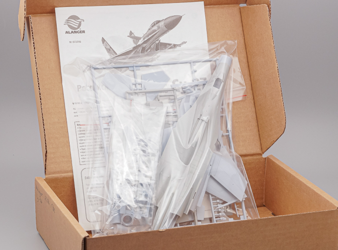 Сборная модель Сухой Су-27